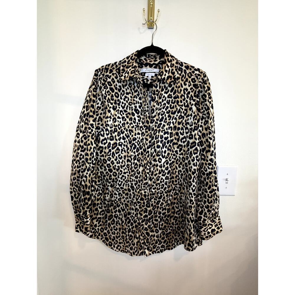 Foxcroft NYC Leopard Print Button Down Shirt 8 Wrinkle Free Cotton Animal Print
